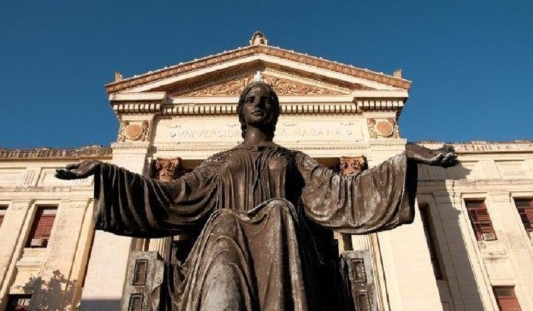 Universidad, La Habana, Cuba, estudiantes